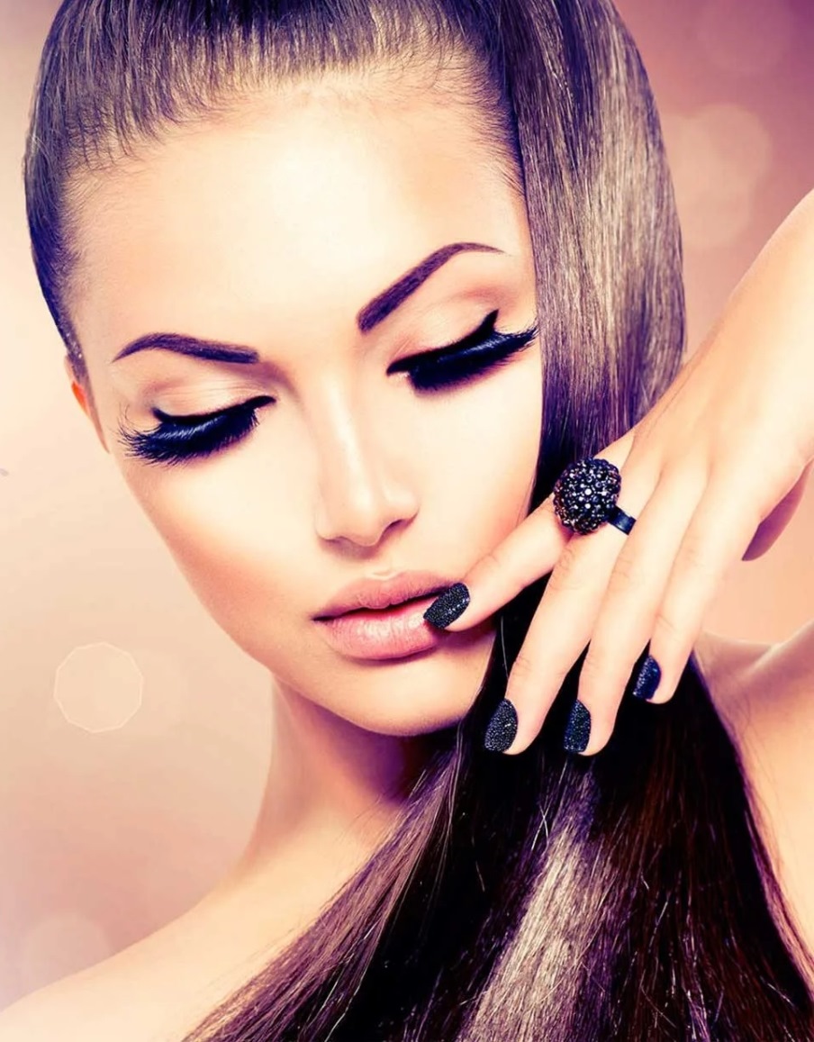 Наращивание ресниц у мастера